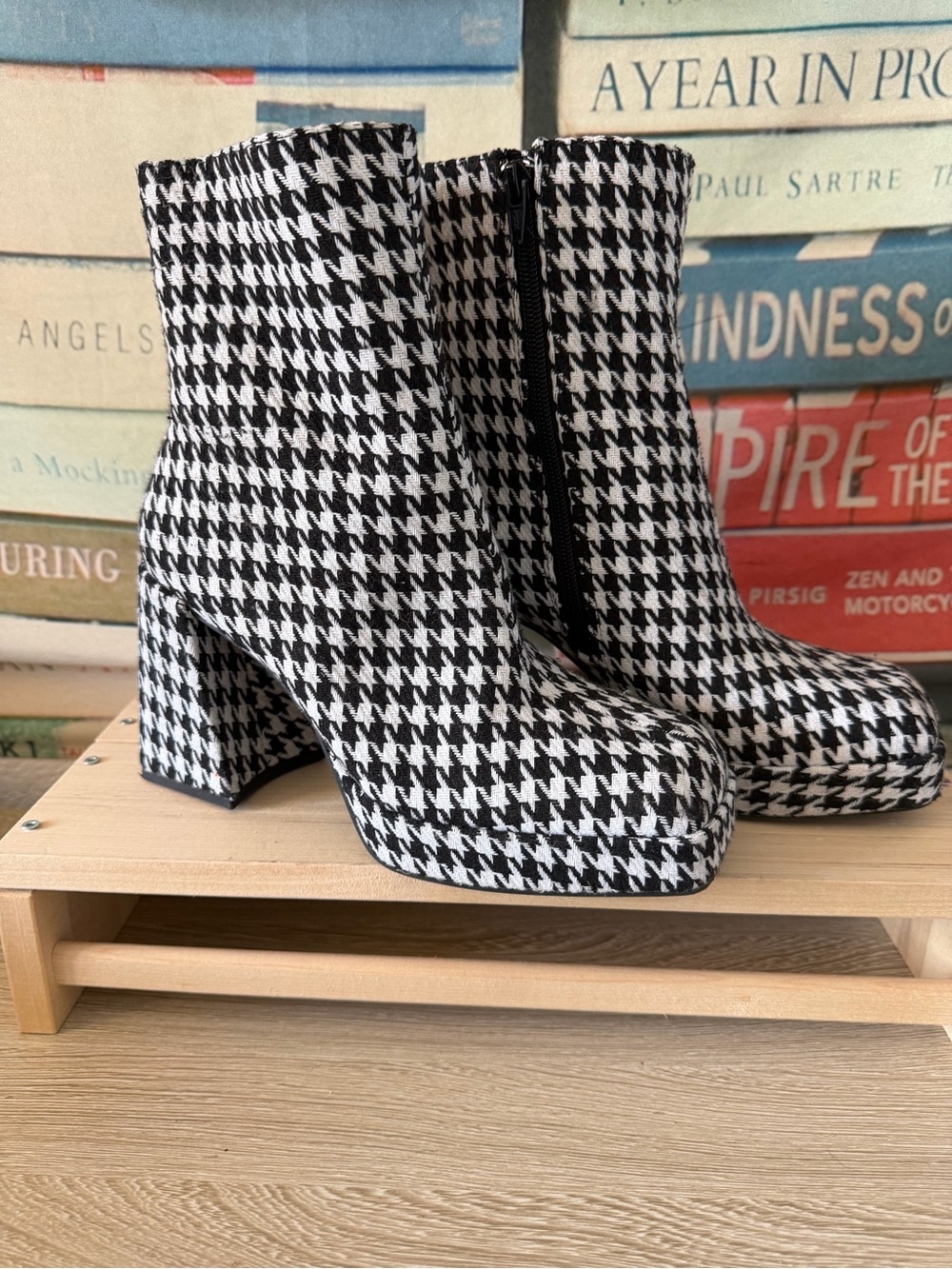 Gianni Bini So-Retro Houndstooth Platform Block Heel Boots